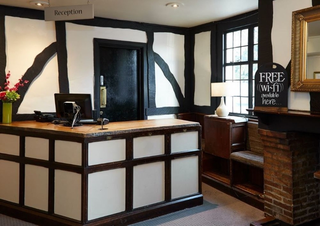 Imagen de los interiores del Hotel Bell By Greene King Inns. Foto 9