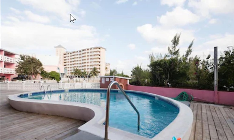 Imagen de la piscina del Hotel Bell Channel Inn. Foto 18