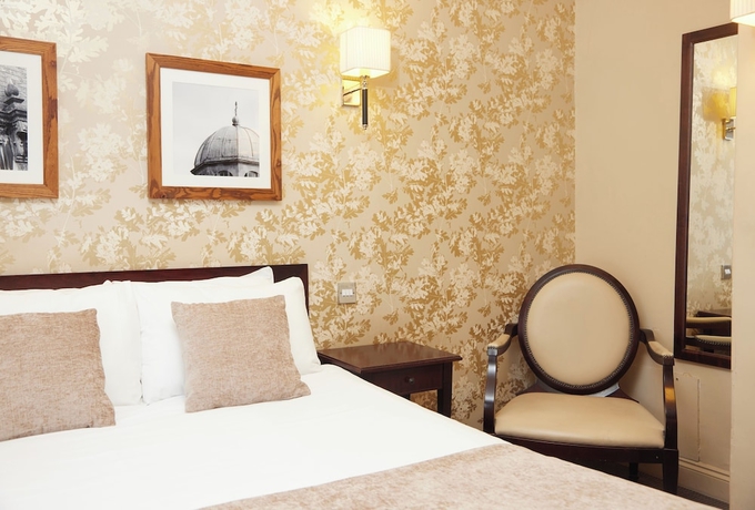 Imagen de la habitación del Hotel Bell Hotel and Inn by Greene King Inns. Foto 14