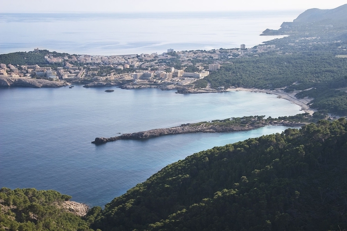 Imagen de los interiores del Hotel Bell Port. Foto 19