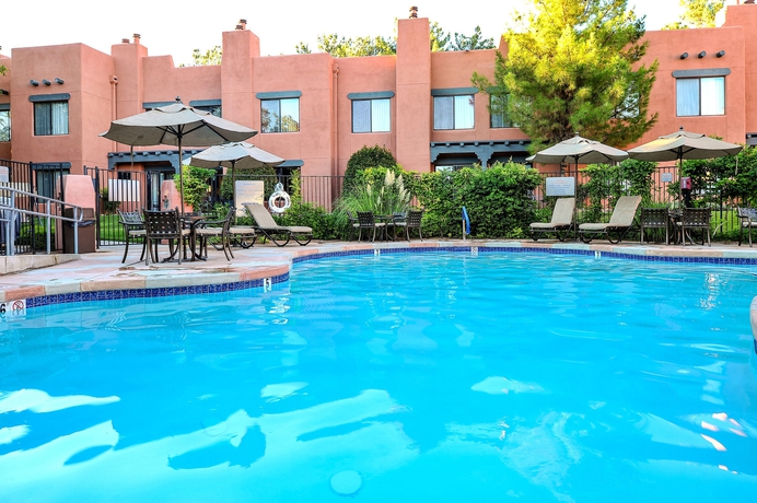 Imagen de la piscina del Hotel Bell Rock Inn. Foto 16