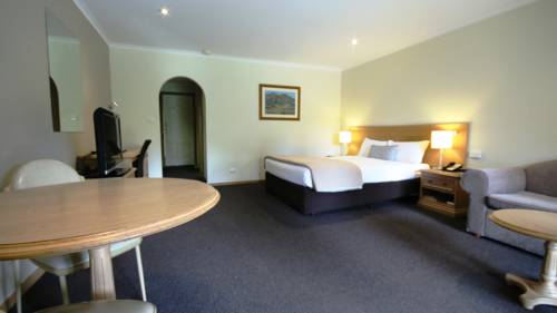 Imagen de la habitación del Hotel Bell Tower Inn. Foto 1
