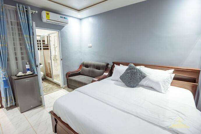 Imagen de la habitación del Hotel Bella Ella. Foto 18