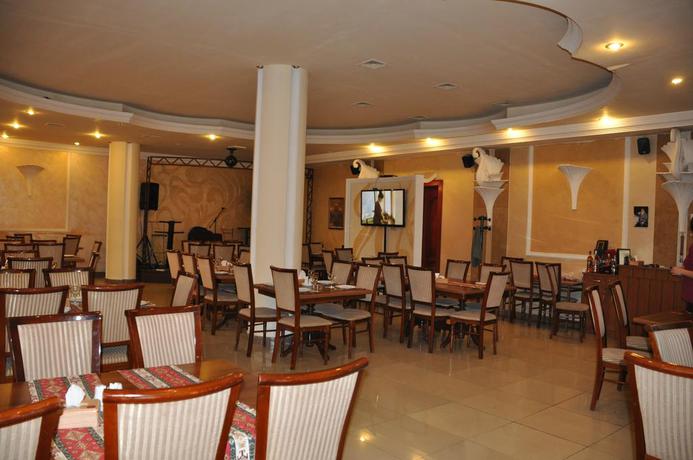 Imagen del bar/restaurante del Hotel Bella, Ereván. Foto 2