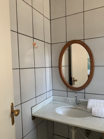 Imagen de la habitación del Hotel Bella Geriba Suites. Foto 17