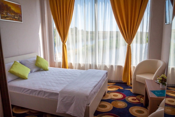 Imagen de la habitación del Hotel Bella Marina. Foto 10