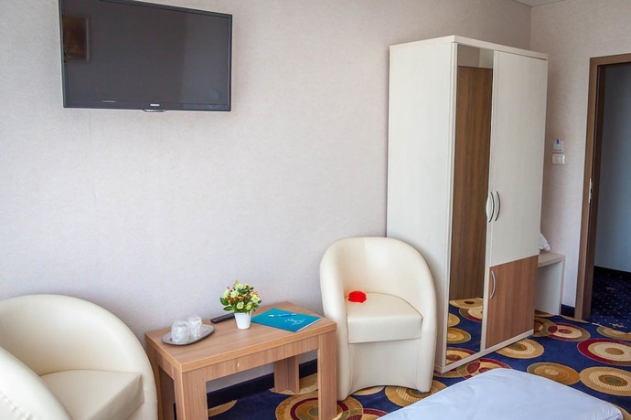 Imagen de la habitación del Hotel Bella Marina. Foto 11