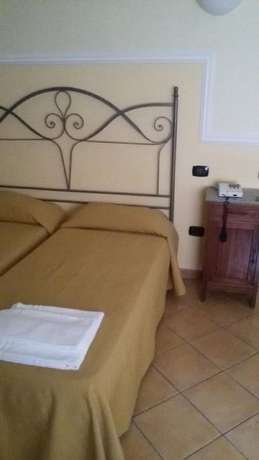Imagen de la habitación del Hotel Bella Napoli, Agrigento. Foto 6