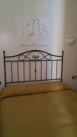 Imagen de la habitación del Hotel Bella Napoli, Agrigento. Foto 8