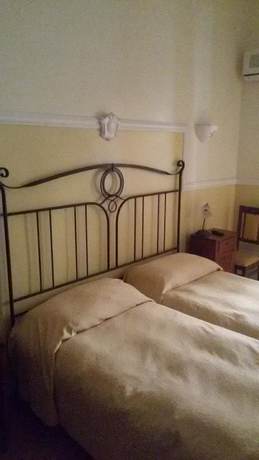 Imagen de la habitación del Hotel Bella Napoli, Agrigento. Foto 15