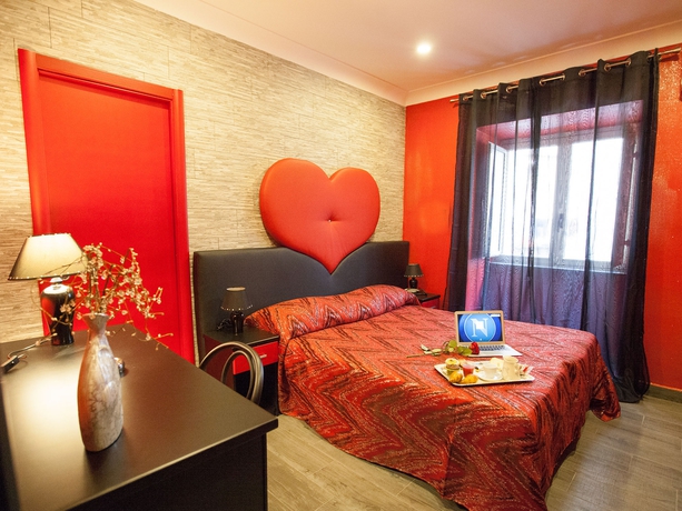 Imagen de la habitación del Hotel Bella Napoli. Foto 8