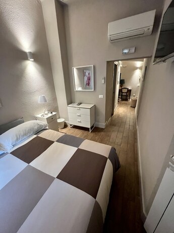 Imagen general del Hotel Bella Napoli, Foggia. Foto 10