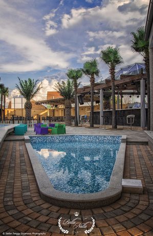 Imagen de la piscina del Hotel Bella Nella. Foto 13