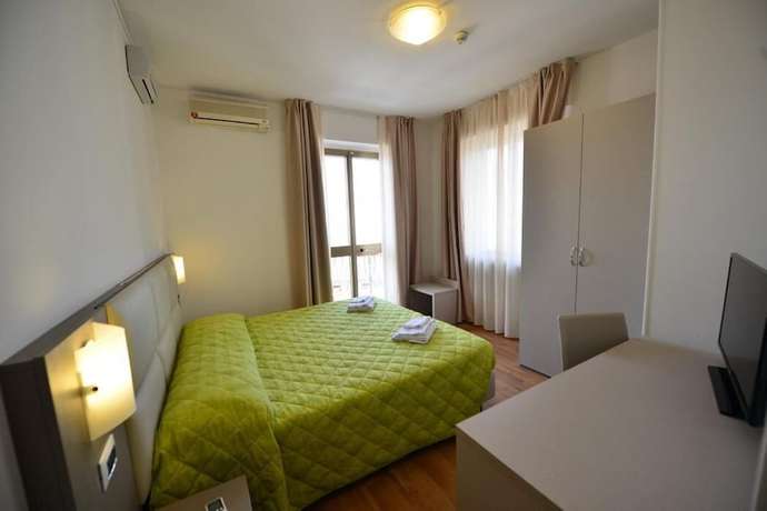 Imagen de la habitación del Hotel Bella Peschiera. Foto 13