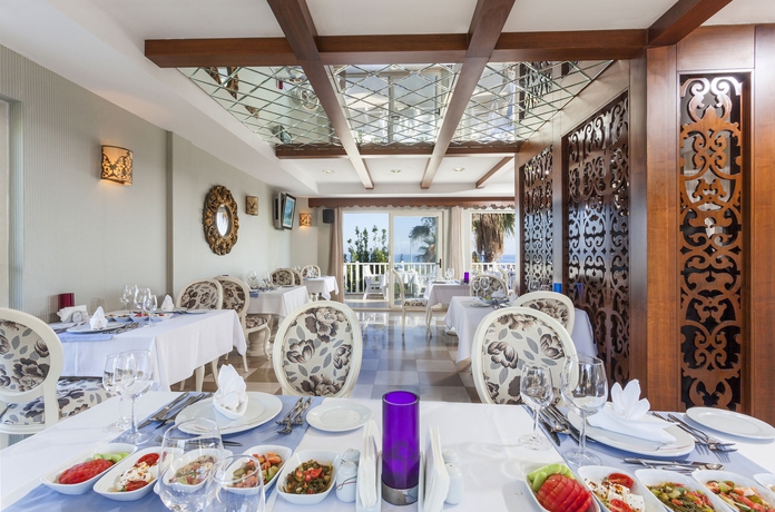 Imagen del bar/restaurante del Hotel Bella Resort and Spa - All Inclusive. Foto 5