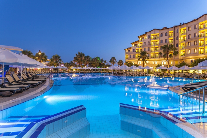 Imagen de la piscina del Hotel Bella Resort and Spa - All Inclusive. Foto 10