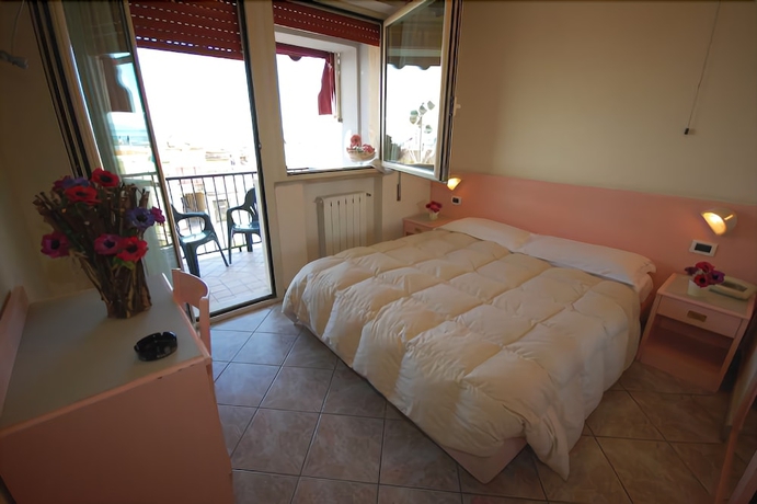 Imagen de la habitación del Hotel Bella Riviera. Foto 4