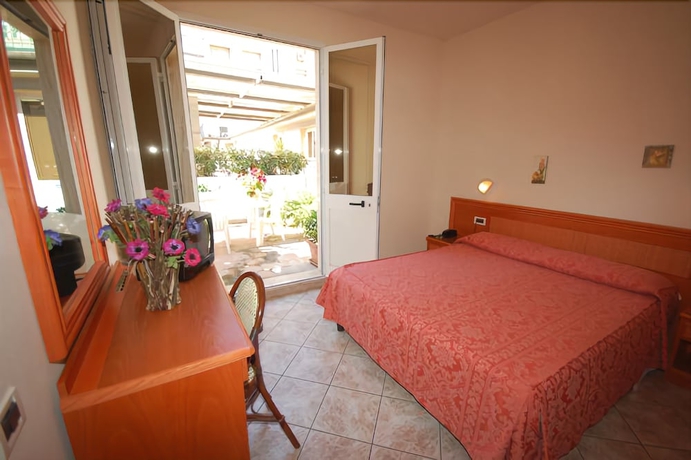 Imagen de la habitación del Hotel Bella Riviera. Foto 7