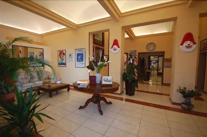 Imagen de los interiores del Hotel Bella Riviera. Foto 16