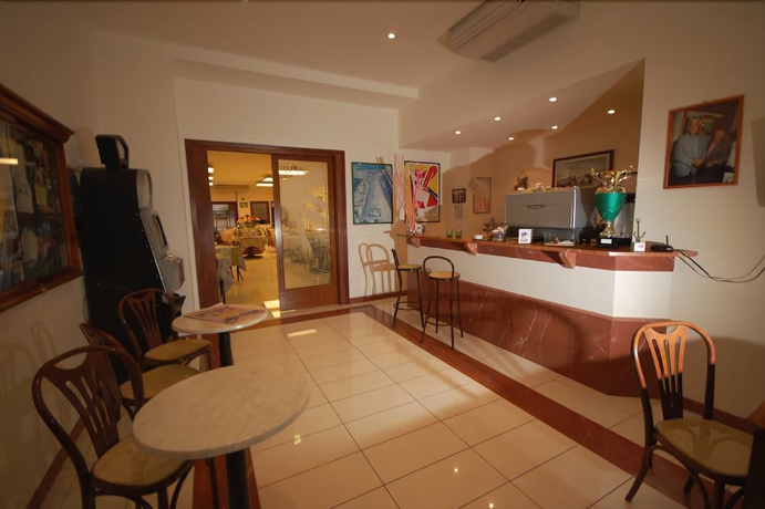 Imagen de los interiores del Hotel Bella Riviera. Foto 19