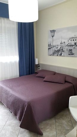 Imagen de la habitación del Hotel Bella Riviera. Foto 14