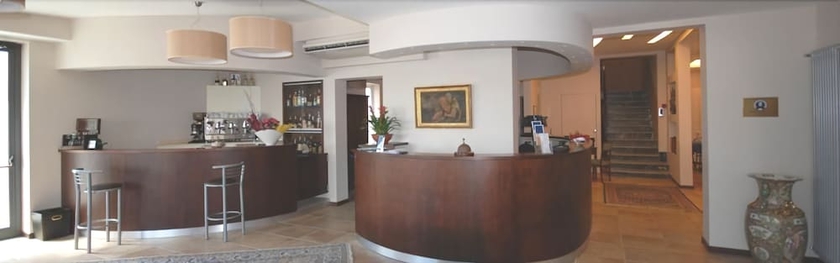 Imagen de los interiores del Hotel Bella Romagna. Foto 9