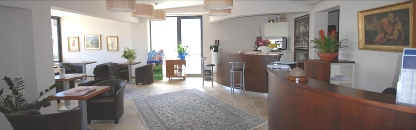 Imagen de los interiores del Hotel Bella Romagna. Foto 10