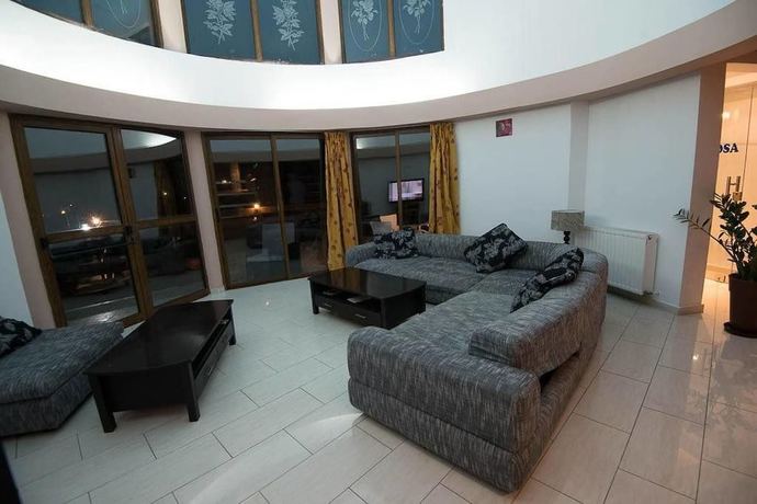 Imagen de los interiores del Hotel Bella Rosa. Foto 19
