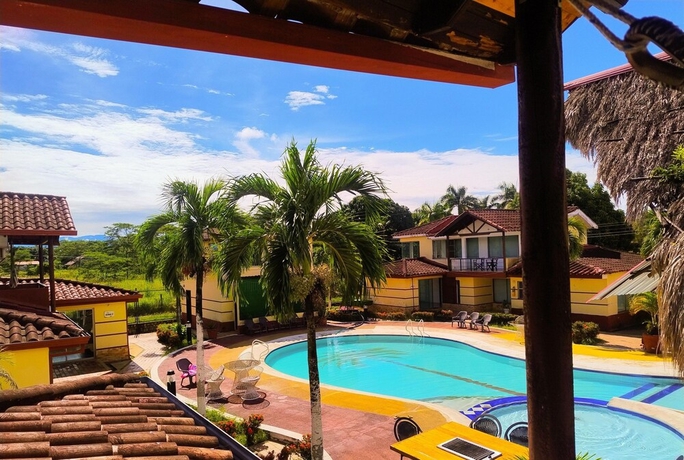 Imagen de la piscina del Hotel Bella Suiza Campestre. Foto 12