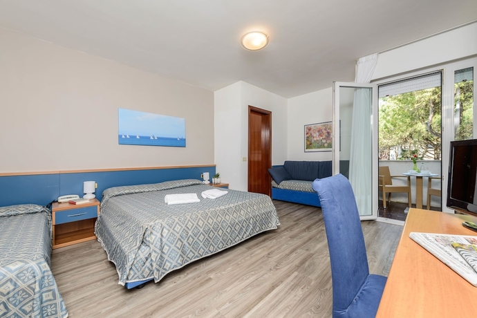 Imagen de la habitación del Hotel Bella Venezia Mare. Foto 2