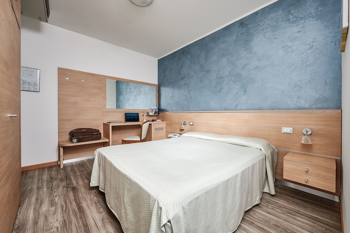 Imagen de la habitación del Hotel Bella Venezia Mare. Foto 9