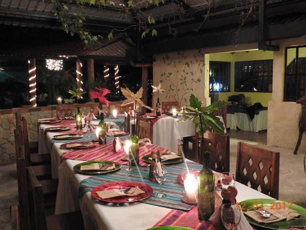 Imagen del bar/restaurante del Hotel Bella Verapaz Y Restaurant. Foto 10