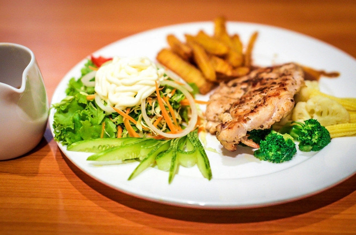 Imagen del bar/restaurante del Hotel Bella Vista Beach Resort Koh Lipe. Foto 6