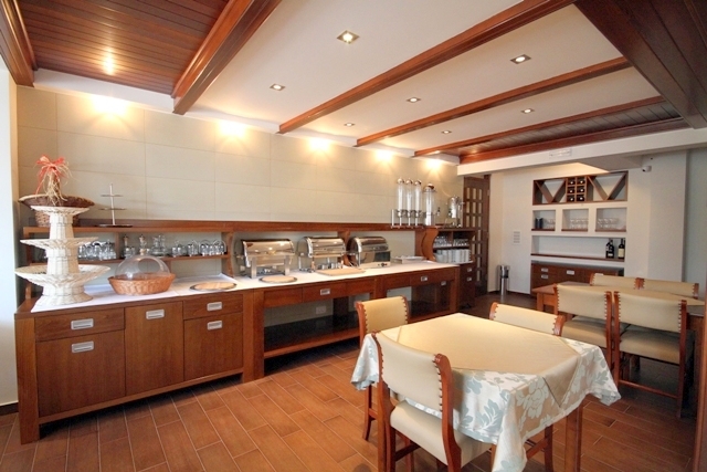 Imagen del bar/restaurante del Hotel Bella Vista, Becici. Foto 4