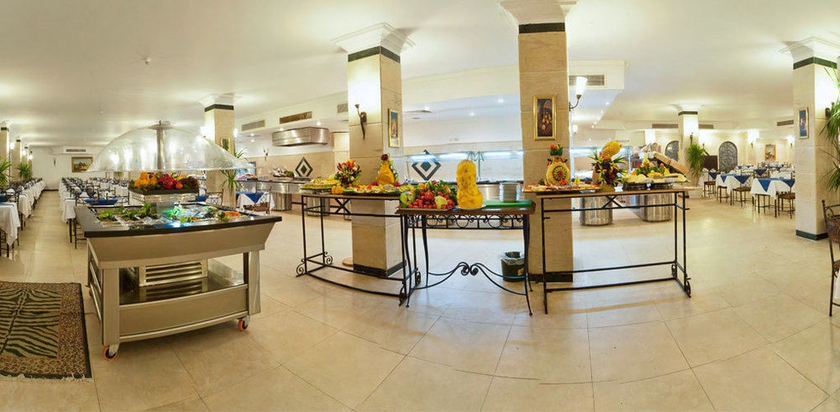 Imagen del bar/restaurante del Hotel Bella Vista Resort Hurghada - All Inclusive. Foto 4