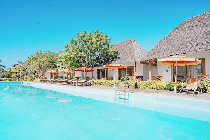 Imagen de la piscina del Hotel Bella Vista Resort Zanzibar. Foto 18