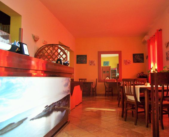 Imagen del bar/restaurante del Hotel Bella Vista S'archittu. Foto 1