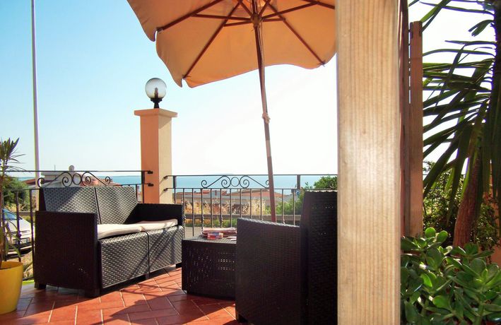 Imagen de los exteriores del Hotel Bella Vista S'archittu. Foto 14