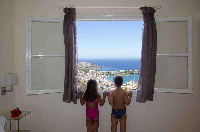 Imagen de la habitación del Hotel Bellair Village. Foto 18
