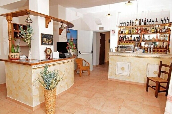 Imagen del bar/restaurante del Hotel Bellamarina Resort. Foto 17
