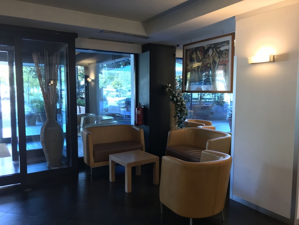 Imagen del bar/restaurante del Hotel Bellambriana Hotel. Foto 2