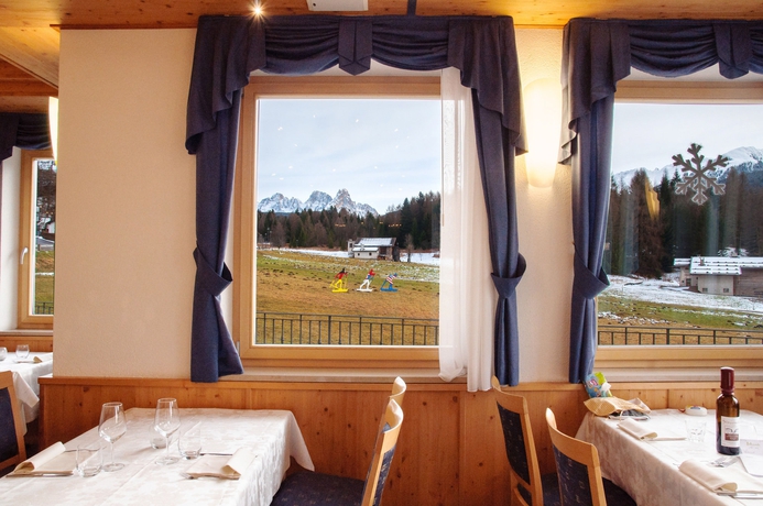 Imagen del bar/restaurante del Hotel Bellamonte. Foto 4