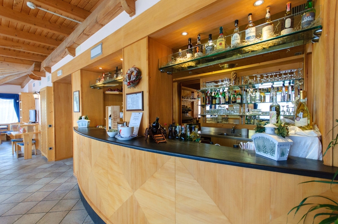 Imagen del bar/restaurante del Hotel Bellamonte, Predazzo. Foto 3