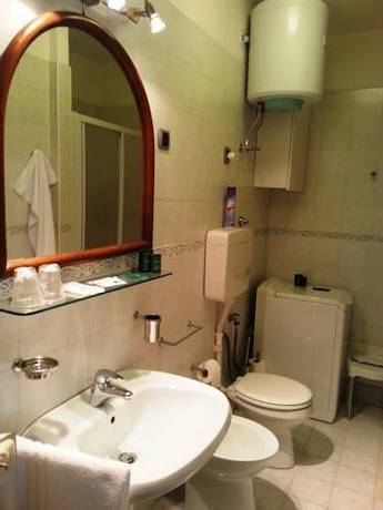 Imagen de la habitación del Hotel Bellariva, Riva del Garda. Foto 12