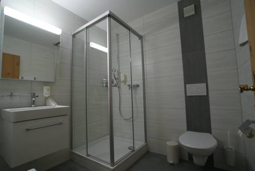 Imagen de la habitación del Hotel Bellaval Scuol. Foto 5