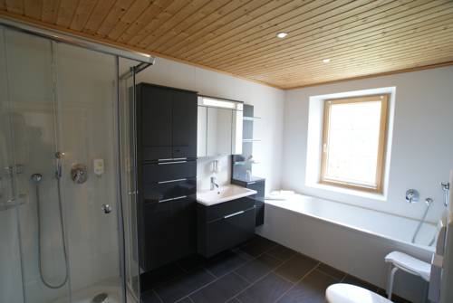 Imagen de la habitación del Hotel Bellaval Scuol. Foto 7