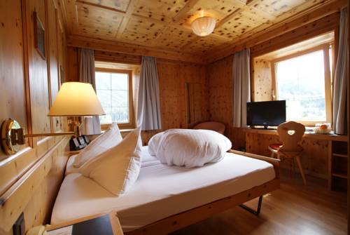 Imagen de la habitación del Hotel Bellaval Scuol. Foto 10
