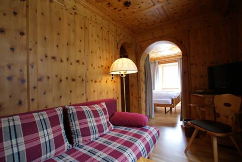 Imagen de la habitación del Hotel Bellaval Scuol. Foto 11