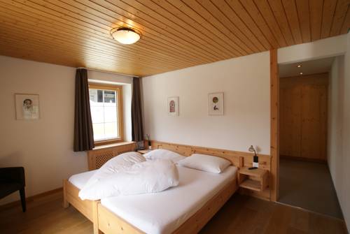 Imagen de la habitación del Hotel Bellaval Scuol. Foto 15
