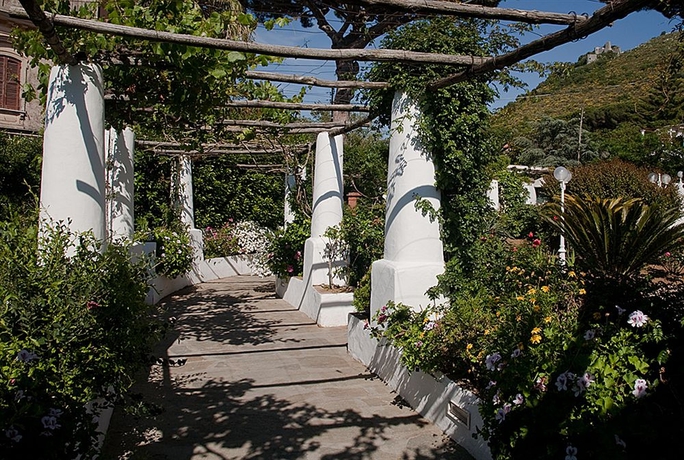 Imagen de los exteriores del Hotel Bellavista, Anacapri. Foto 6